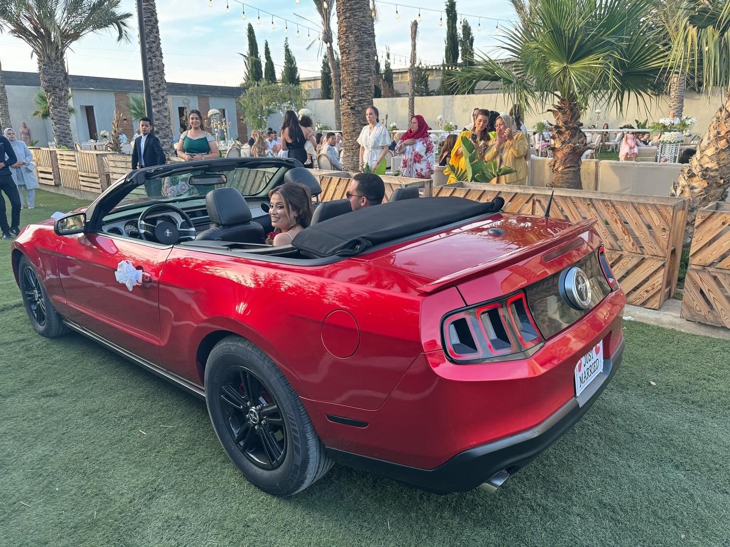 Chevrolet Camaro avant phares LED détails - Location voiture sport luxe Tunisie